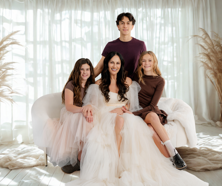 anamaria and her kids.png